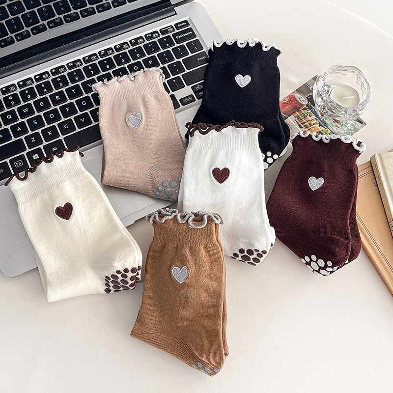 ヨガソックス レディース コットン ハート刺繍 レタスエッジ - Yoga Mat のレビューと価格