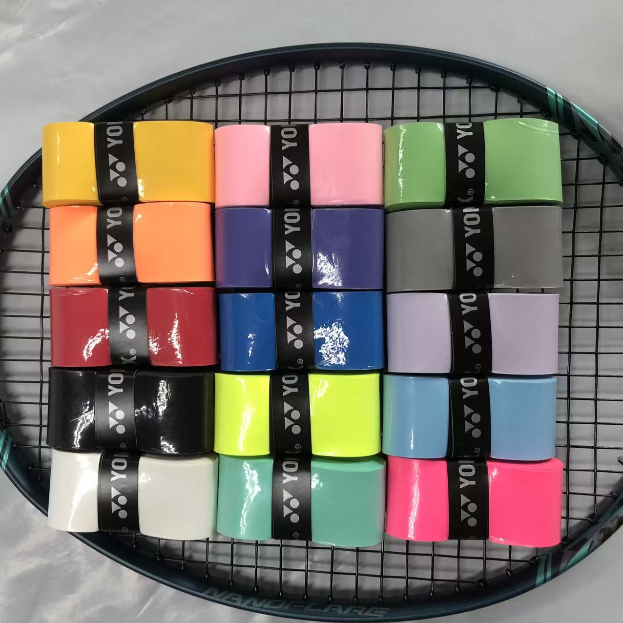 YONEX ラケットグリップ、滑り止め加工のバドミントン・テ - Tennis Racket のレビューと価格